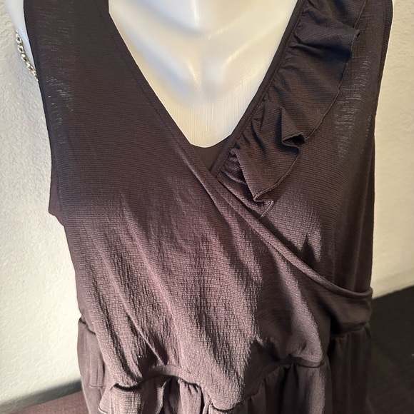 Love and legend Elegant Brlack Sleeveless Ruffle Top Sz 2x - Picture 2 of 7